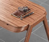 Welches Holz eignet sich am besten für einen Schreibtisch aus Massivholz?