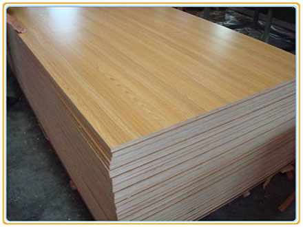 Radiation Pine Core Fancy fineer belegde meubelplaat